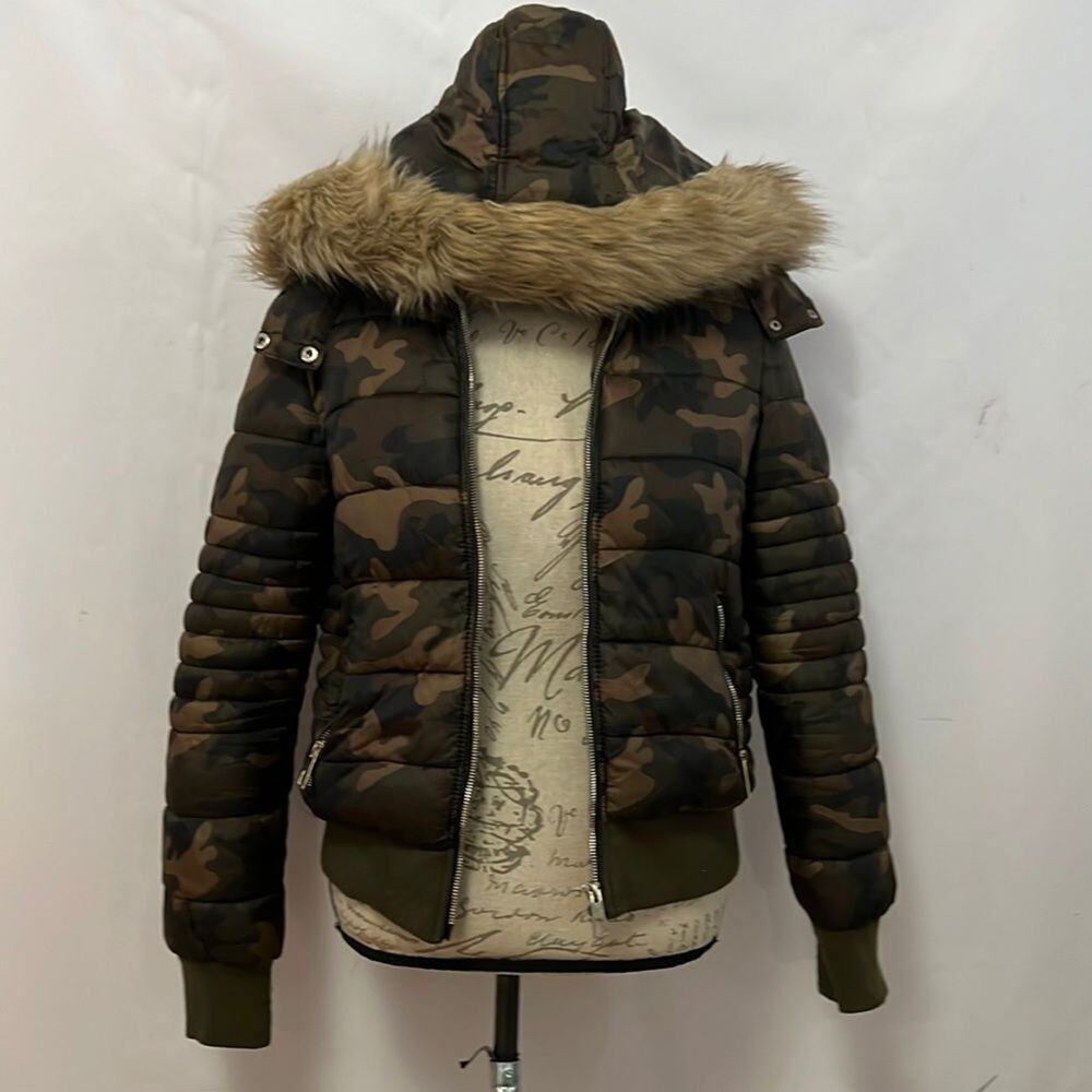 SNOBBISH CAMOUFLAGE COAT JACKET‎ SIZE M